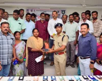 మొబైల్ ఫోన్ పొతే పోలీస్ స్టేషన్ లో ఫిర్యాదు చేయండి 