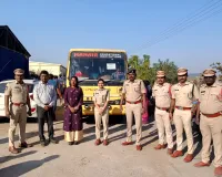 బందోబస్త్ మధ్య పోలింగ్ కేంద్రాలకు బ్యాలెట్ బాక్స్ల తరలింపు అదనపు ఎస్పీశేషాద్రిని రెడ్డి 