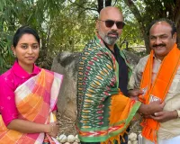 అరవింద్ సమక్షంలో బిజెపి లో కొండ లక్ష్మన్ 