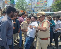 ఉద్రిక్తంగా మారిన ఏ బి వి పి ఆందోళన 