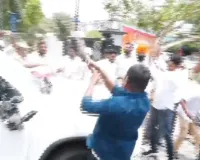కరీంనగర్ లో రాజకీయ ఉద్రిక్తత.... గంగుల క్యాంప్ ఆఫీస్ పై బీజేపీ దాడి 