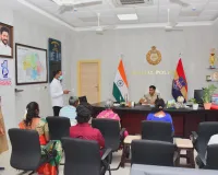 గ్రీవెన్స్ డే సందర్భంగా ఫిర్యాదులను పరిశీలించిన ఎస్పీ అశోక్ కుమార్ 