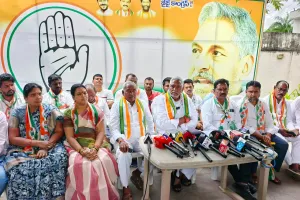 యాజమాన్య హక్కులు లేకుండా 100 కోట్ల ఆస్తి కబ్జా, చర్యలు తీసుకోండి మాజీ మంత్రి జీవన్ రెడ్డి 