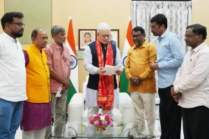 జర్నలిస్ట్ల  సమస్యలు పరిష్కారానికి చొరవ తీసుకోండి 