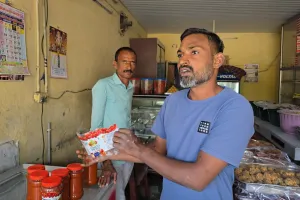 హోమ్ మెడ్ పేరుతో కస్టమర్లకు గుల్ల 