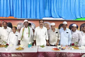 ఇఫ్తార్ విందులు మత సమరస్యానికి ప్రతీక 