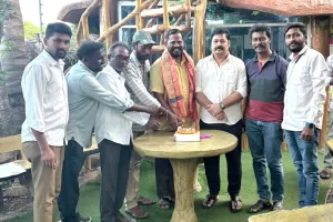 బృందావనం రిసార్ట్ అధినేత కొండల్ రావు పుట్టిన రోజు వేడుకలు 
