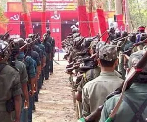 జిల్లాకు చెందిన ఇద్దరు మావొయిస్ట్ నాయకుల లొంగుబాటు 