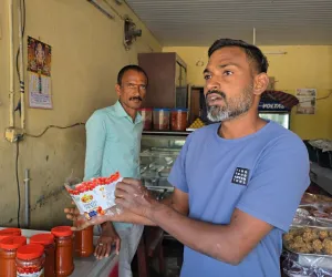 హోమ్ మెడ్ పేరుతో కస్టమర్లకు గుల్ల 