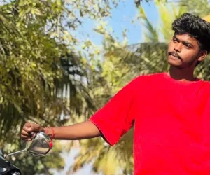 రోడ్డు ప్రమాదం లో ఇద్దరి మృతి 