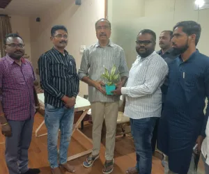 ఎమ్మెల్యే ను కలిసిన రూరల్ తహసీల్దార్ హకిమ్ 