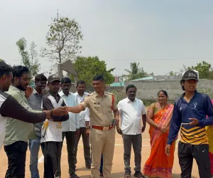 క్రికెట్ టోర్నమెంట్ ప్రారంభం 