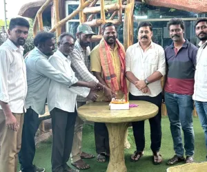 బృందావనం రిసార్ట్ అధినేత కొండల్ రావు పుట్టిన రోజు వేడుకలు 
